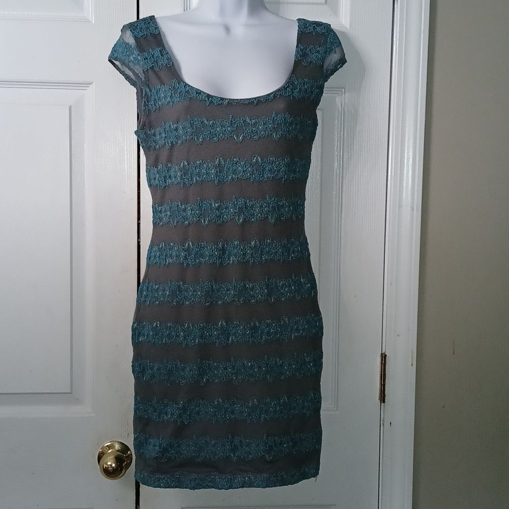 Candie's gray and turquoise lace fitted stretch dress casual date night Sz M
